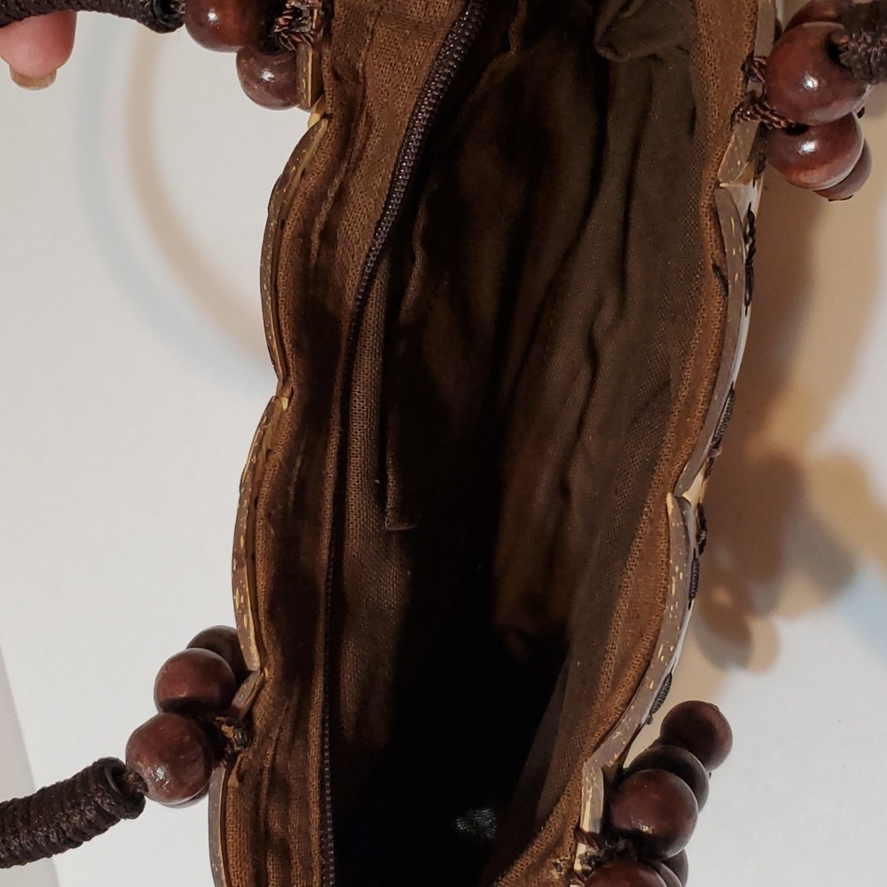 Handcrafted Coconut Shell Handbag - Picture 10 of 14